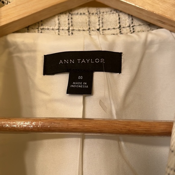 NWT Ann Taylor Fringe Tweed Long Sleeve Jacket/Blazer, Size 00 - Picture 4 of 11